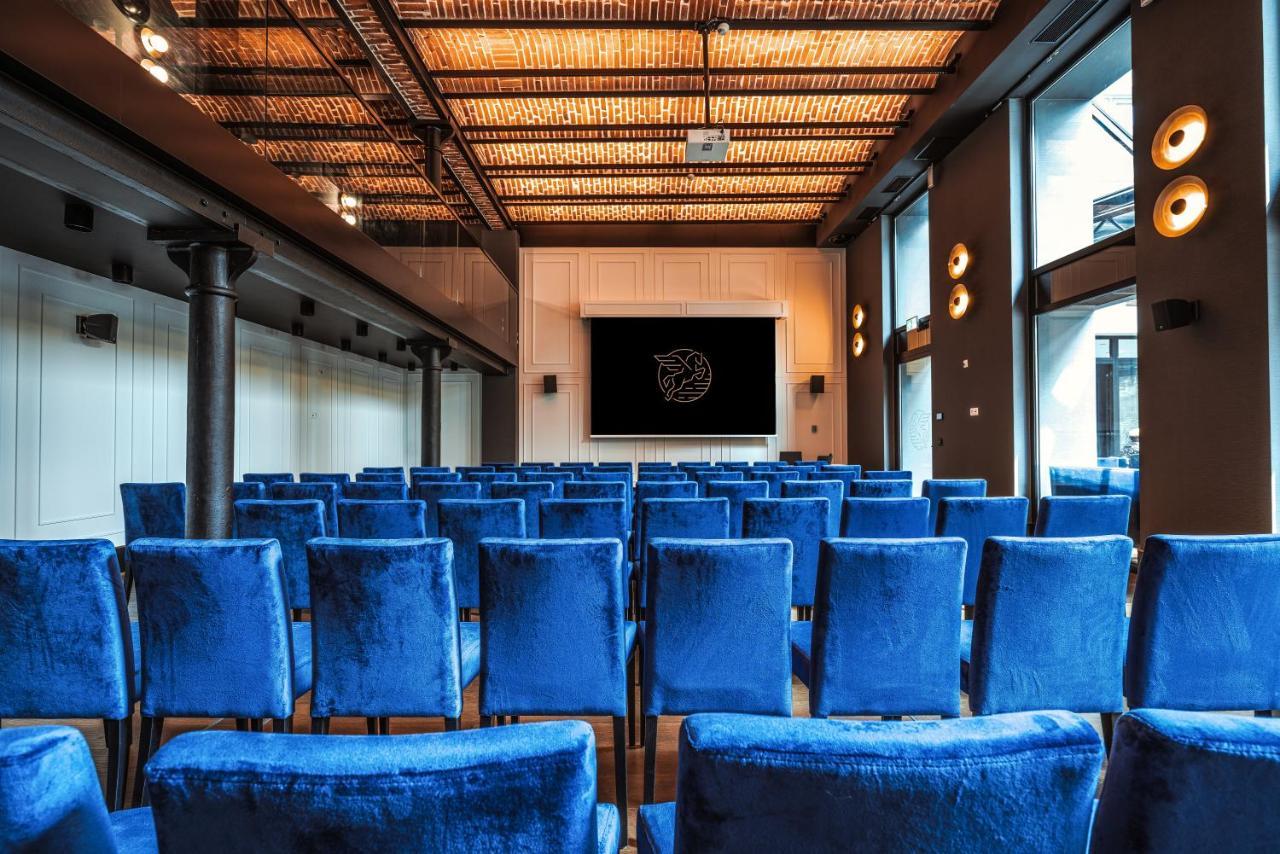 Hotel Ferreus Modern Art Deco Krakau Buitenkant foto The auditorium