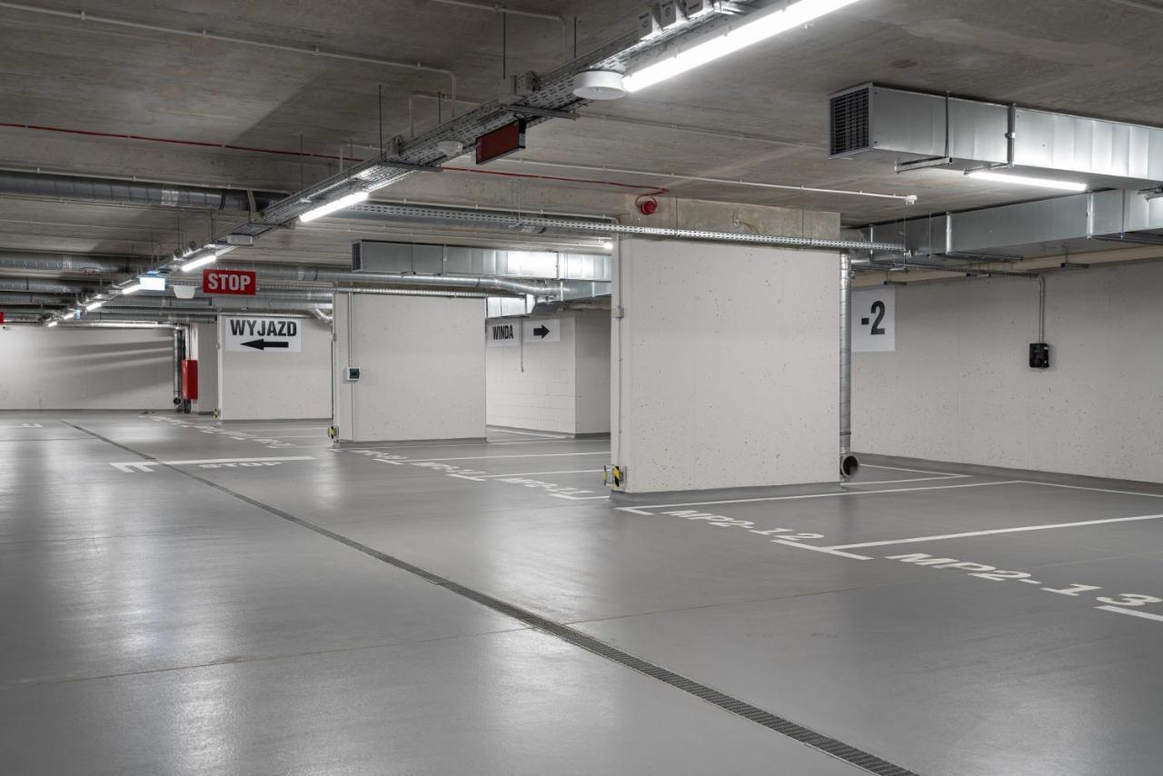 Hotel Ferreus Modern Art Deco Krakau Buitenkant foto The parking garage