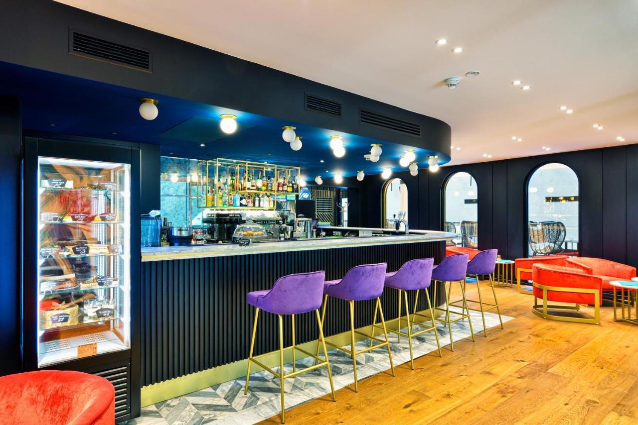 Hotel Ferreus Modern Art Deco Krakau Buitenkant foto The bar at the 2018 London Design Festival