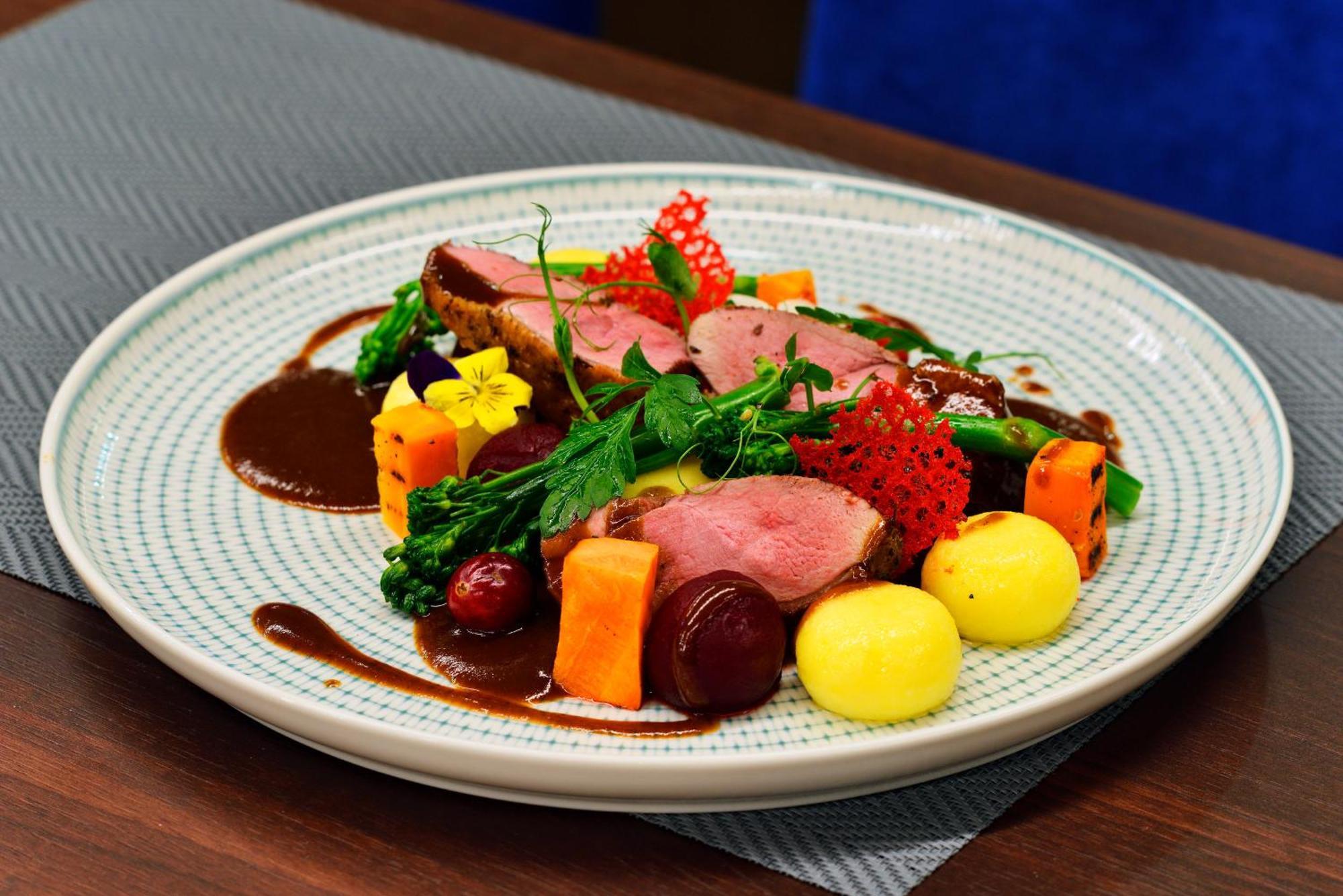 Hotel Ferreus Modern Art Deco Krakau Buitenkant foto A duck dish prepared by a student of the Culinary Institute of America